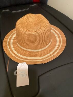 Time and Tru Two-Tone Tan and Cream Straw Sun Hat